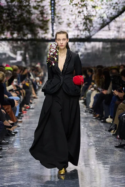 Look 24